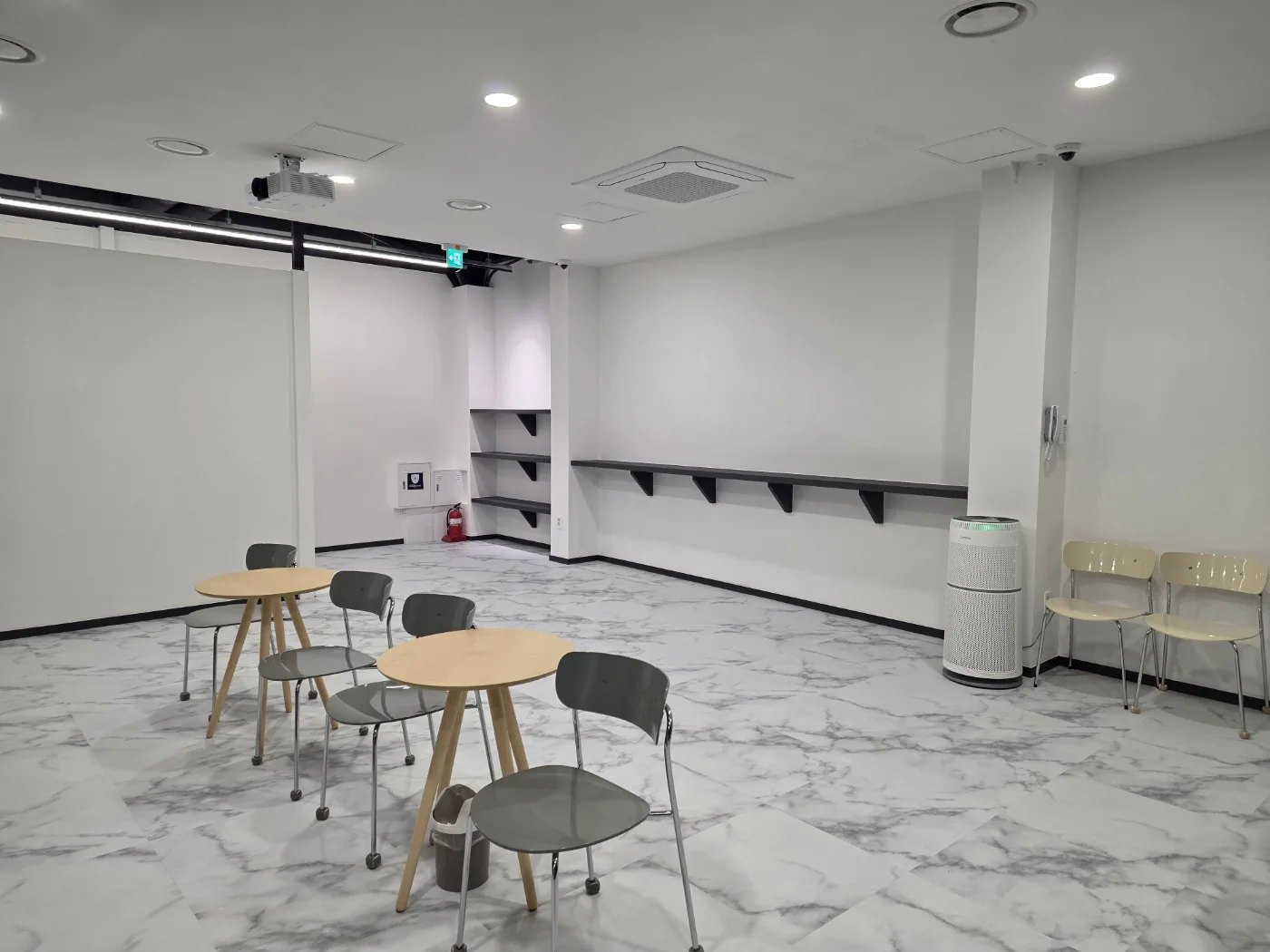 필인테리어 시공 현장 · 야당 스크린골프장 라운지